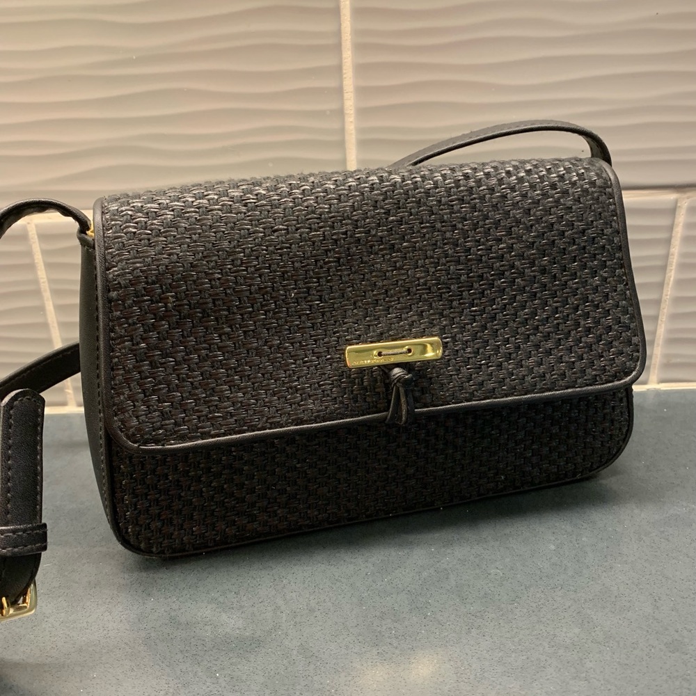 SALE !! Liz Claiborne Shoulder woven handbag